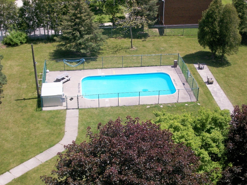 Riverview Towers | 750 Wallace St E, Wallaceburg, ON N8A 4Y1, Canada | Phone: (855) 371-1201