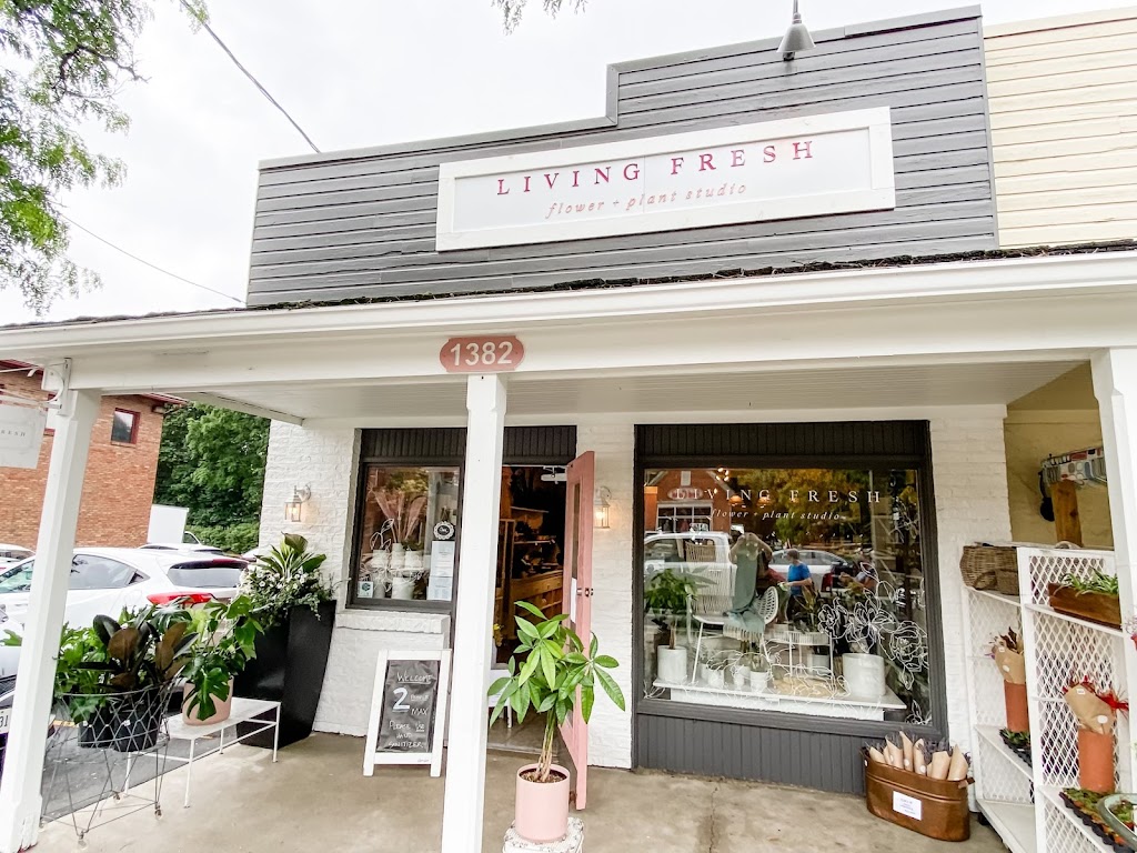 Living Fresh Flower Studio | 1382 King St N, St. Jacobs, ON N0B 2N0, Canada | Phone: (226) 336-1017