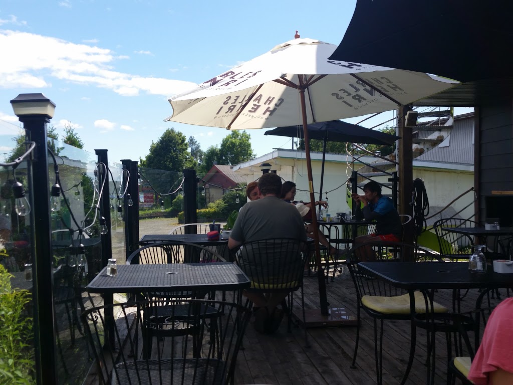 Les Trois Becs | 10955 Boulevard Sainte-Anne, Beaupré, QC G0A 1E0, Canada | Phone: (418) 827-4372