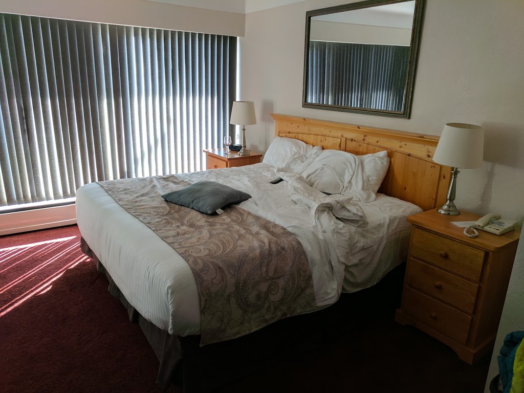 Surf Motel | 290 Dallas Rd, Victoria, BC V8V 1A6, Canada | Phone: (250) 386-3305