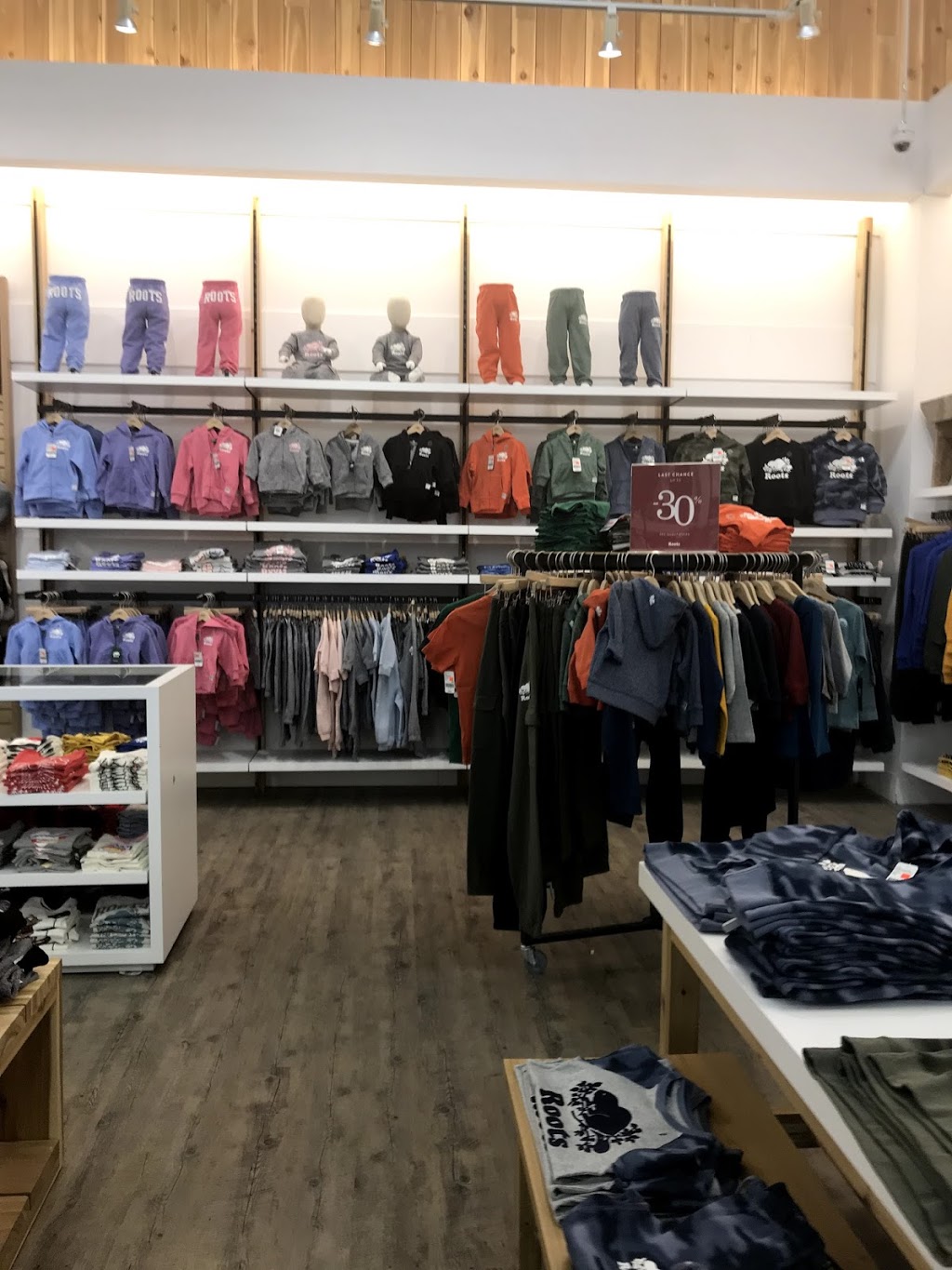 Roots | 3175 Hwy 7 Suite 400, Markham, ON L3R 0J5, Canada | Phone: (905) 948-1700