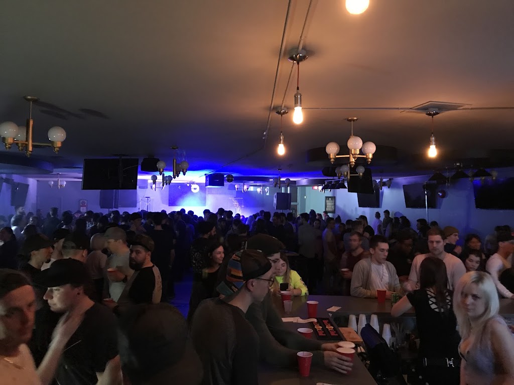 Le Diverti- Bar sportif | 711 Rue Fournier, Saint-Jérôme, QC J7Z 4W6, Canada | Phone: (450) 431-7605