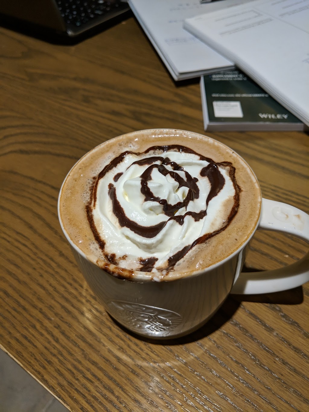 Starbucks | 3235 Dundas St W #1, Mississauga, ON L6J 4Z3, Canada | Phone: (905) 608-0633