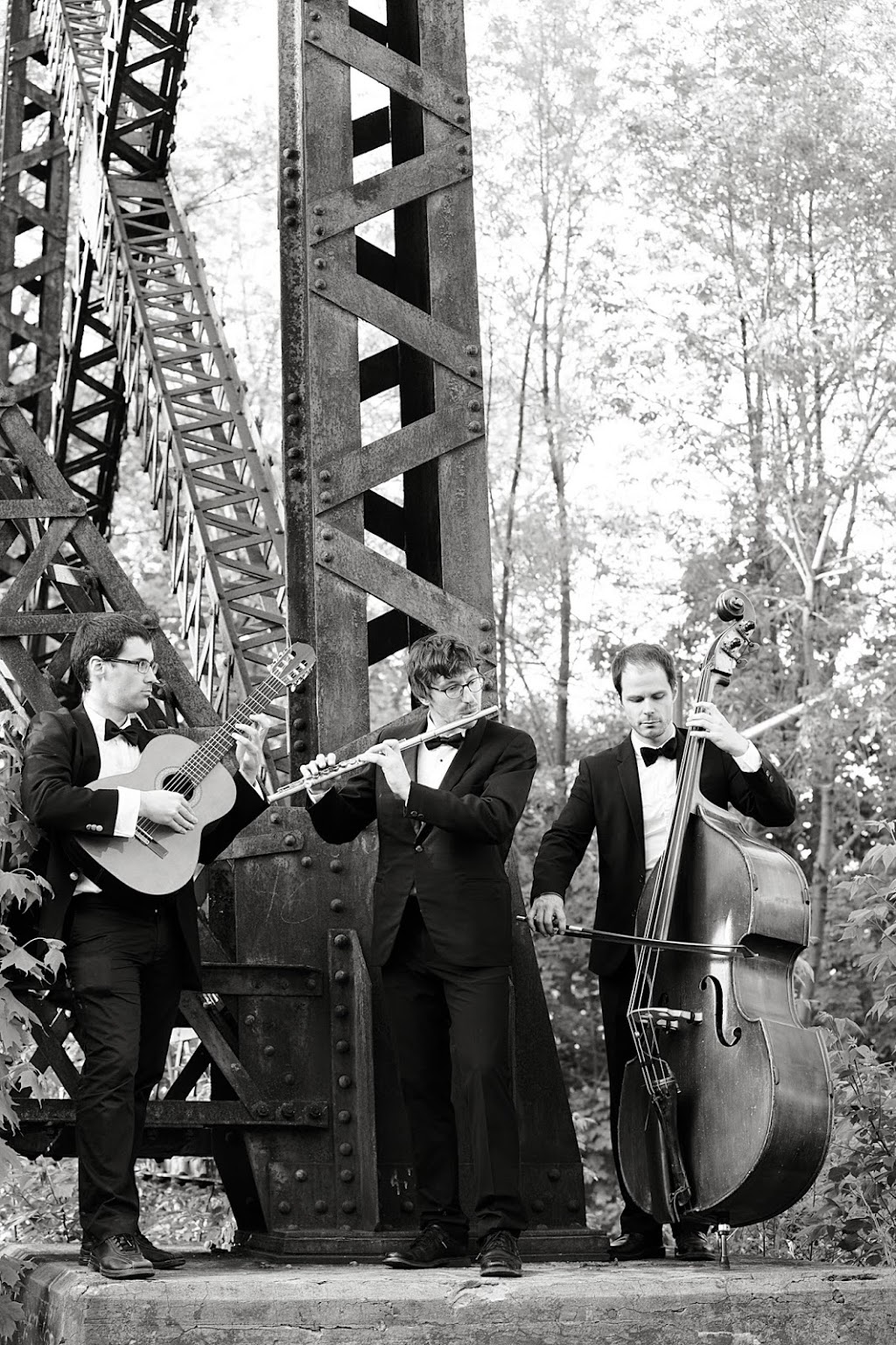 Les Productions Musicales Guillaume Renaud | 2402 Ave Royale, Quebec City, QC G1C 1R4, Canada | Phone: (418) 473-4821