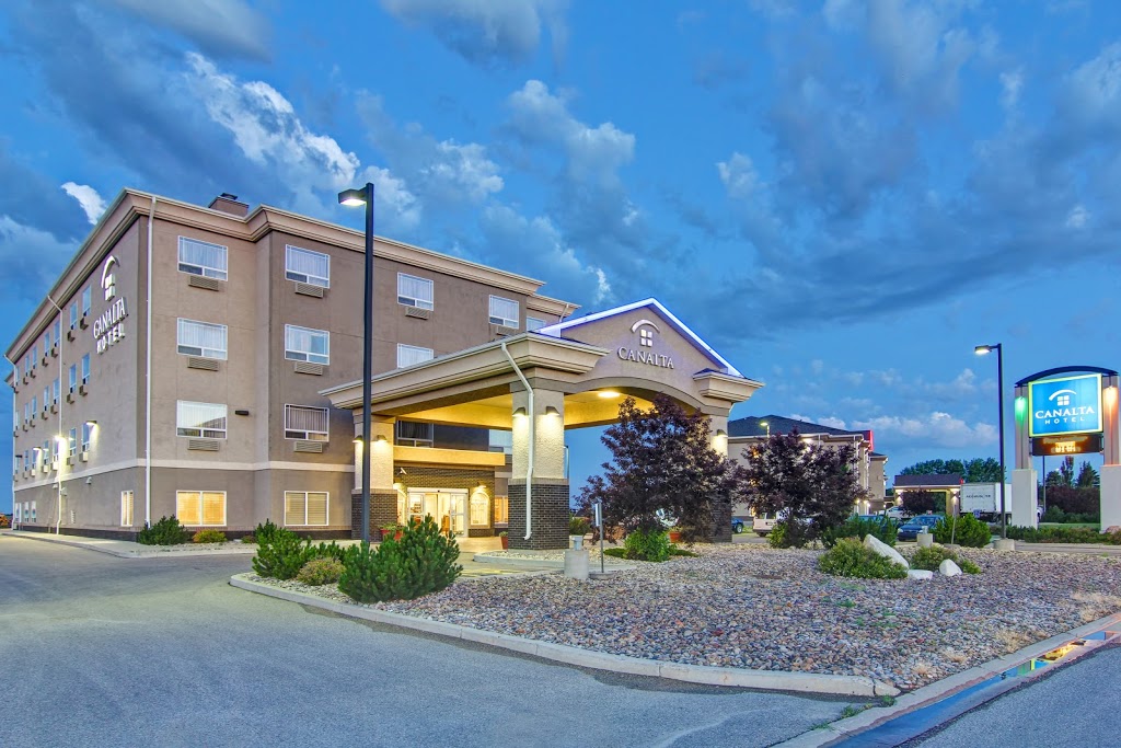 Canalta Hotel | 1360 Sims Ave, North Weyburn, SK S0C 1X0, Canada | Phone: (306) 842-8000