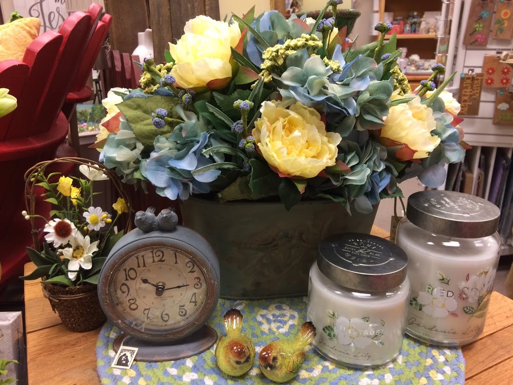 Surroundings Home, Gifts and Garden | 1758 Front St #104, Lynden, WA 98264, USA | Phone: (360) 354-3101