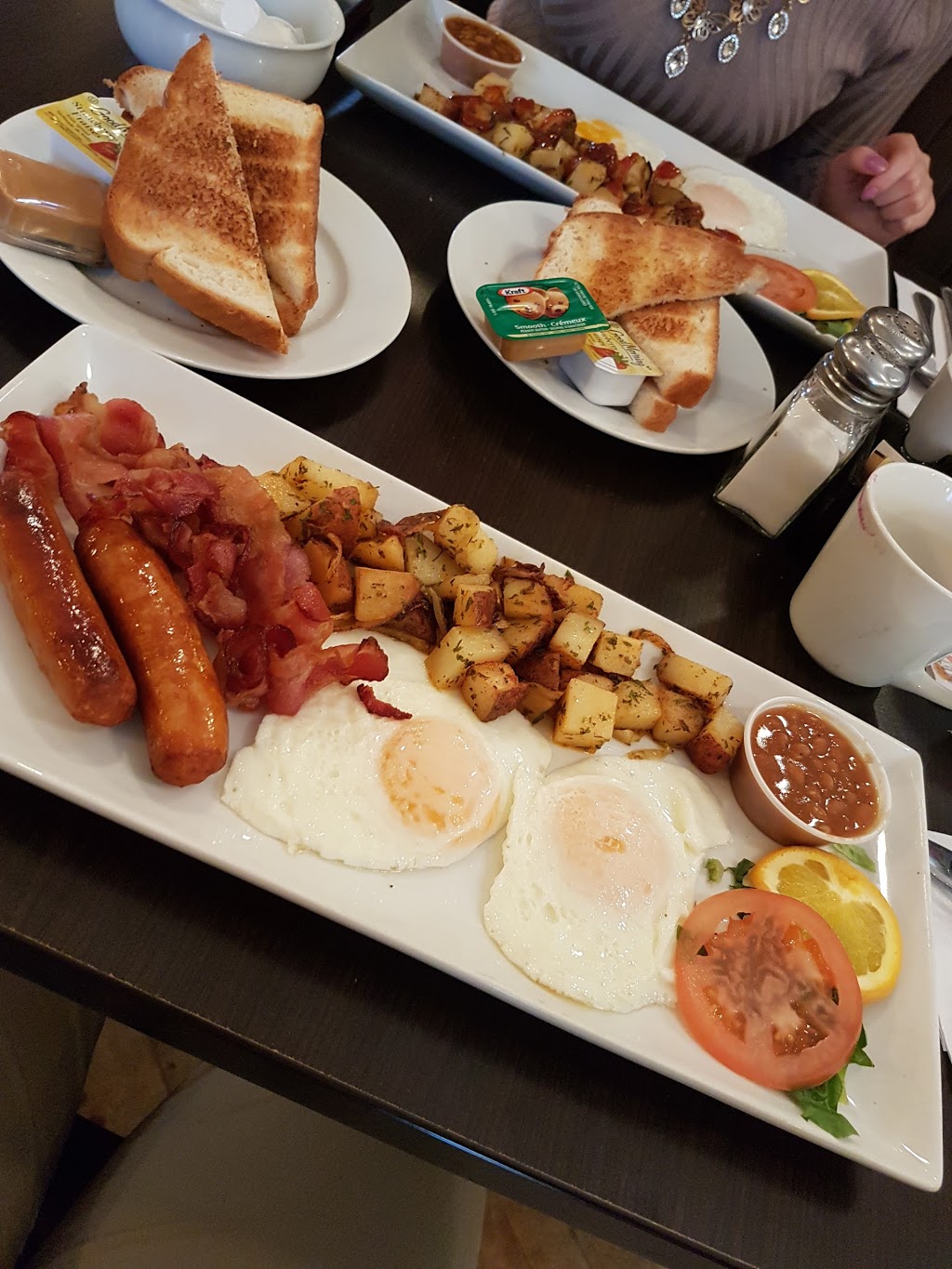 Aux 3 Copains | 398 Rue Principale, Saint-Donat-de-Montcalm, QC J0T 2C0, Canada | Phone: (819) 419-0209