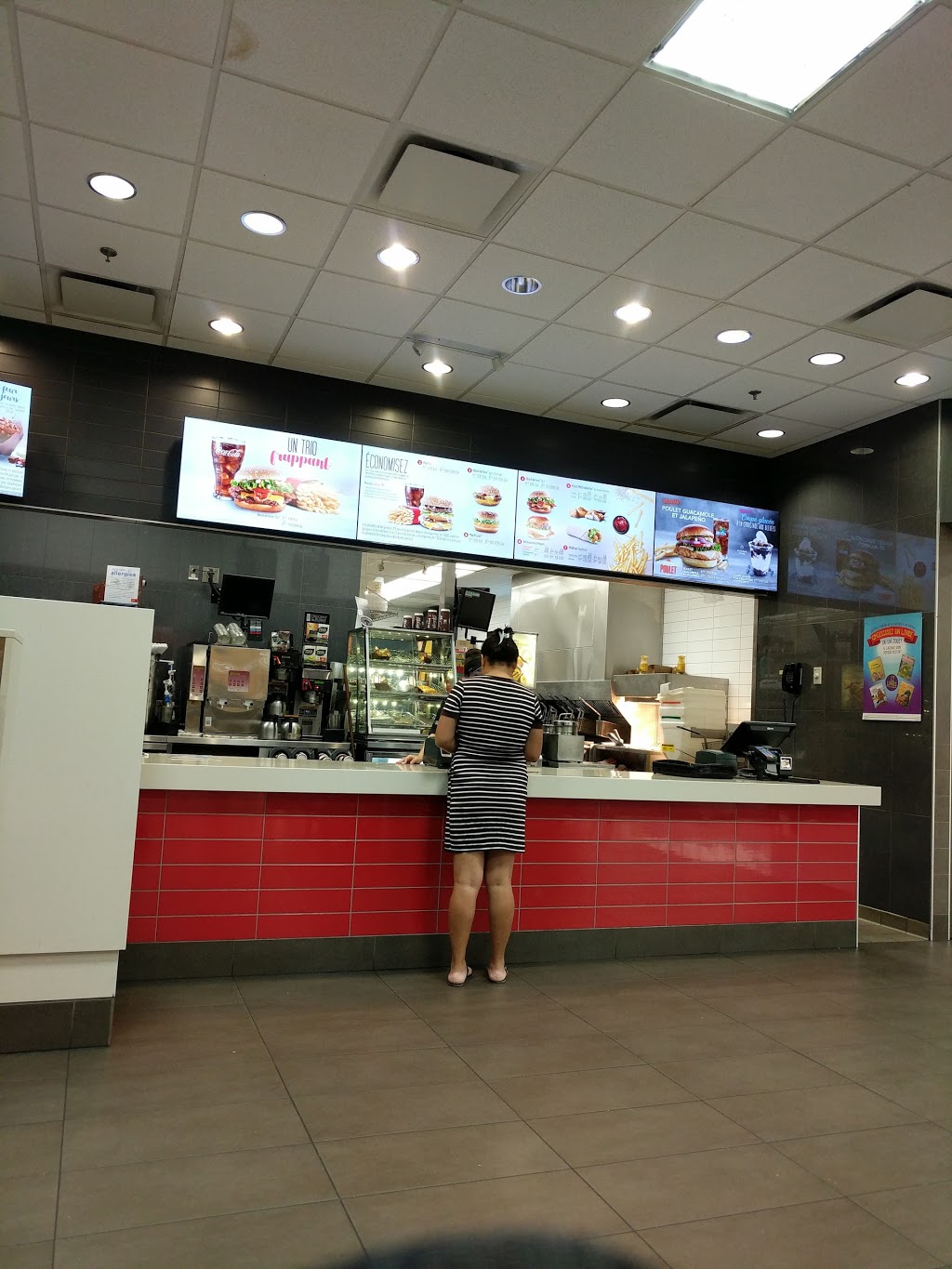McDonalds | Wal-Mart - Carrefour, 4520 Boulevard des Récollets, Trois-Rivières, QC G9A 4N2, Canada | Phone: (819) 373-5408