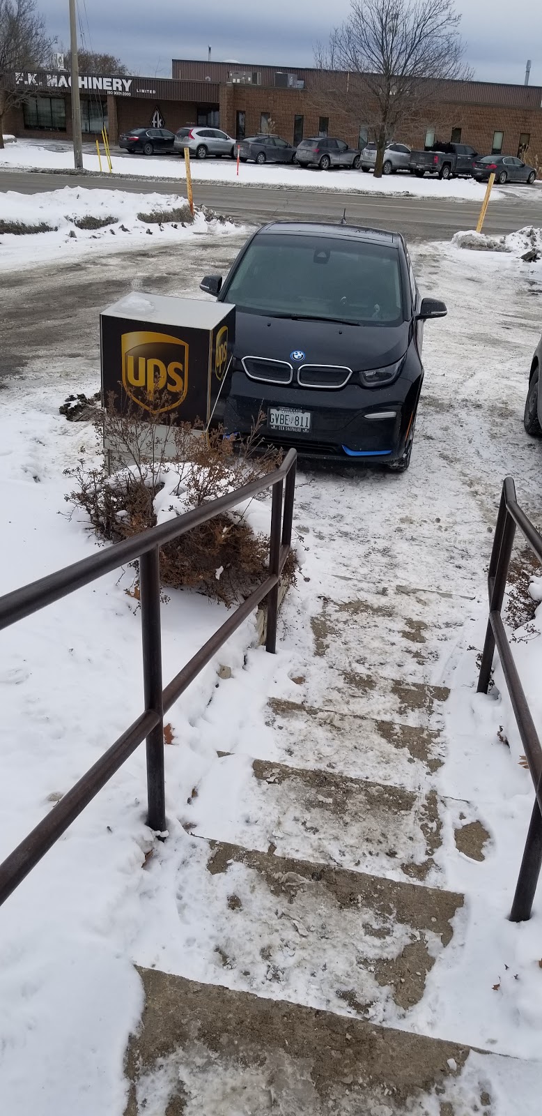 UPS Customer Centre | 474 Welham Rd, Barrie, ON L4N 8Z4, Canada | Phone: (800) 742-5877