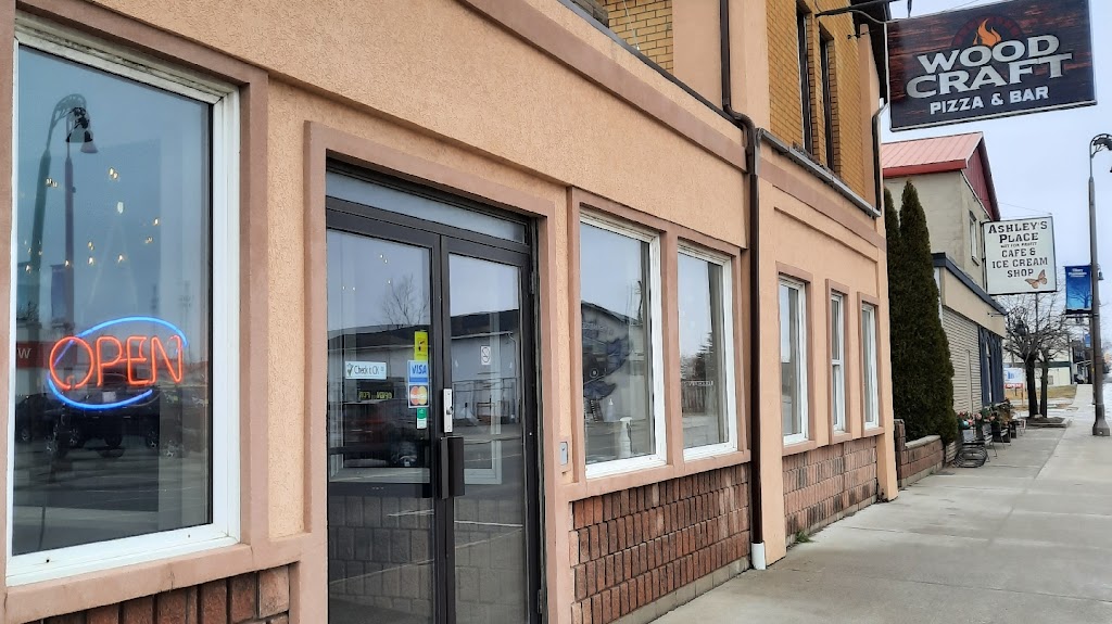 Wood Craft Pizza & Bar Tilbury | 71 Queen St N, Tilbury, ON N0P 2L0, Canada | Phone: (519) 607-0507