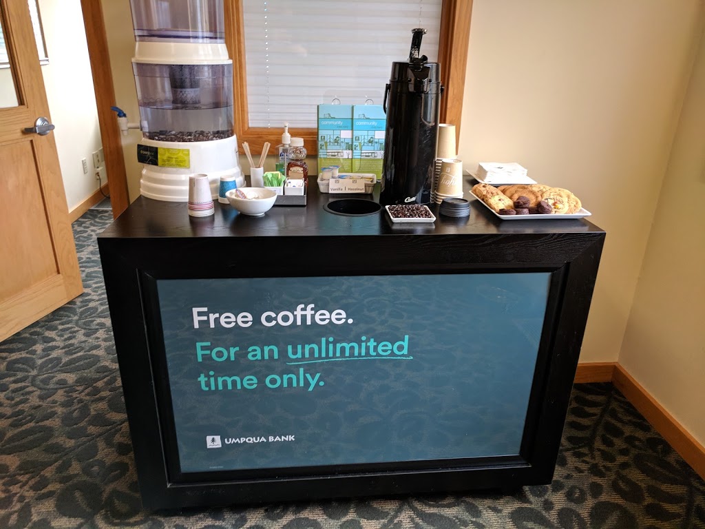 Umpqua Bank | 476 Tyee Dr, Point Roberts, WA 98281, USA | Phone: (360) 945-6161
