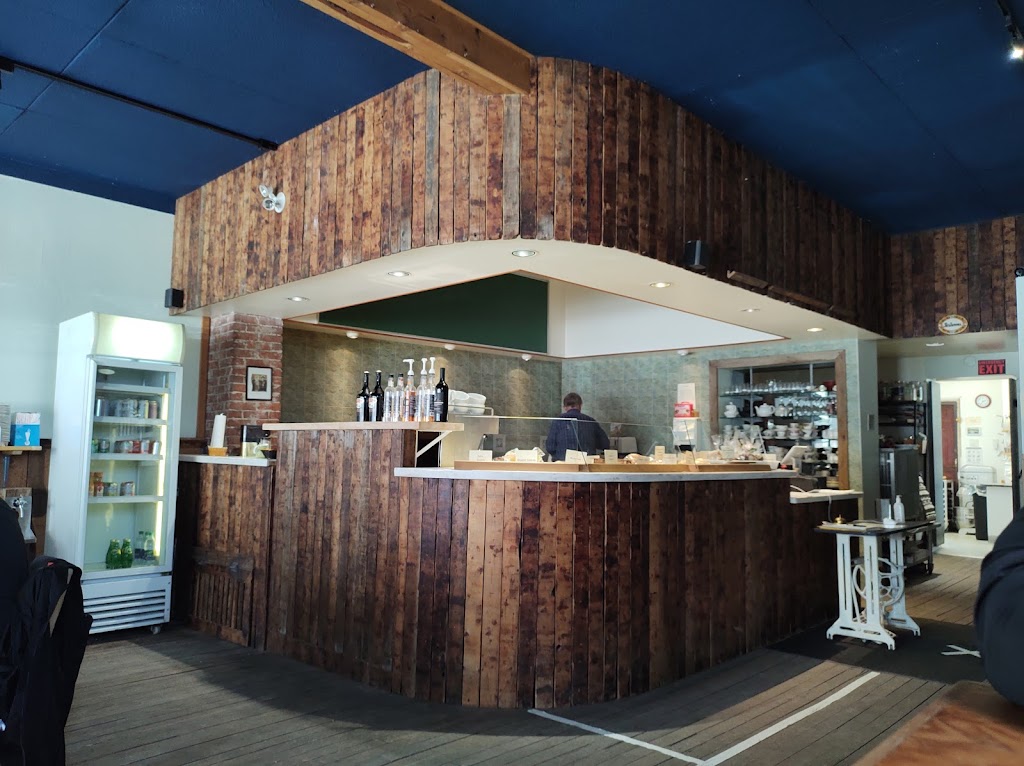 Thomasinas | 279 Bridge St, Princeton, BC V0X 1W0, Canada | Phone: (250) 295-2836