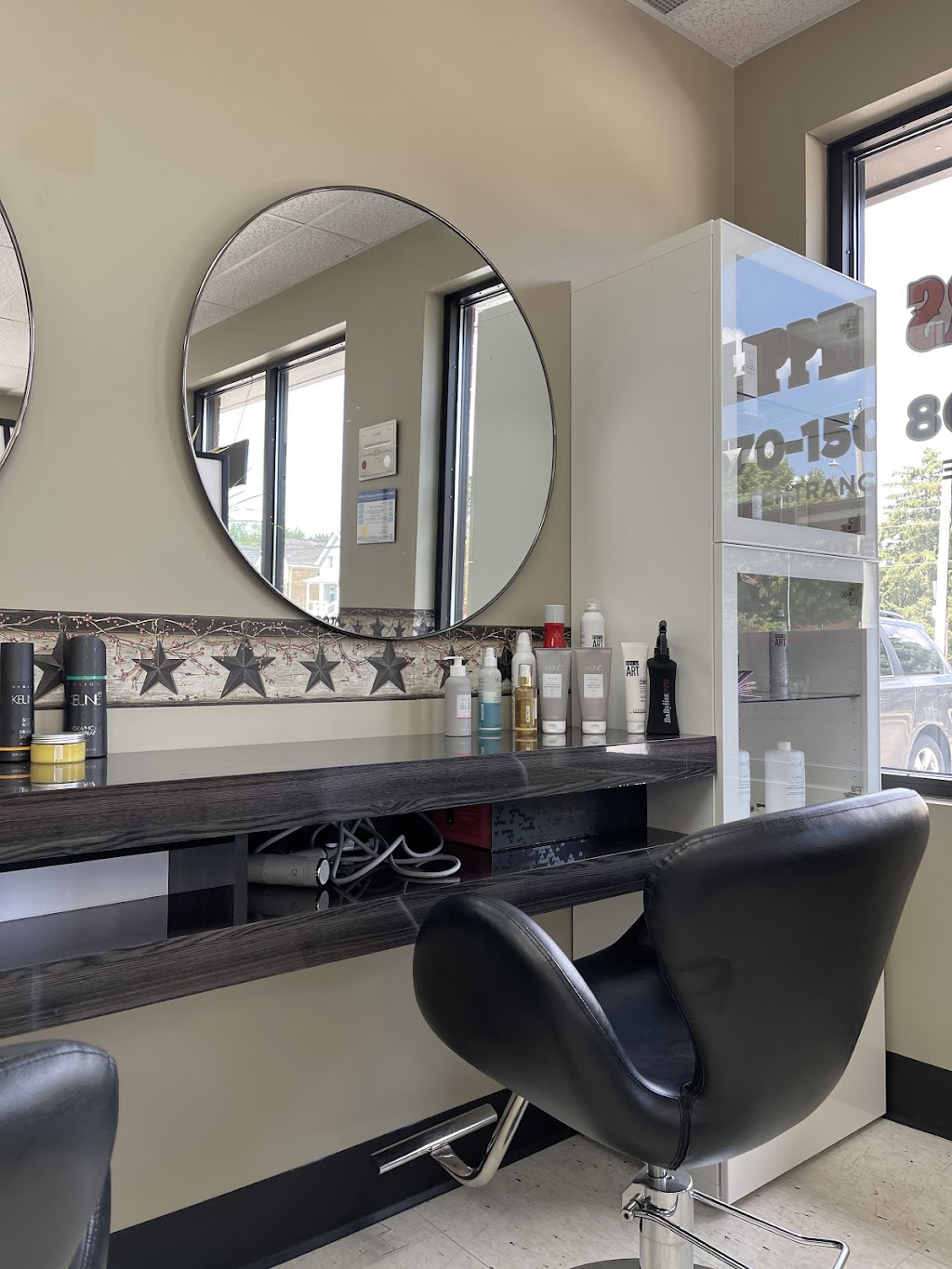 Inetas Hair Studio | 8 Bloomingdale Rd N, Kitchener, ON N2K 1A2, Canada | Phone: (519) 591-4702