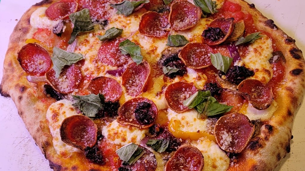 Artizzas | 100 trailer park drive, Huntsville, ON P1H 2J4, Canada | Phone: (705) 380-2241