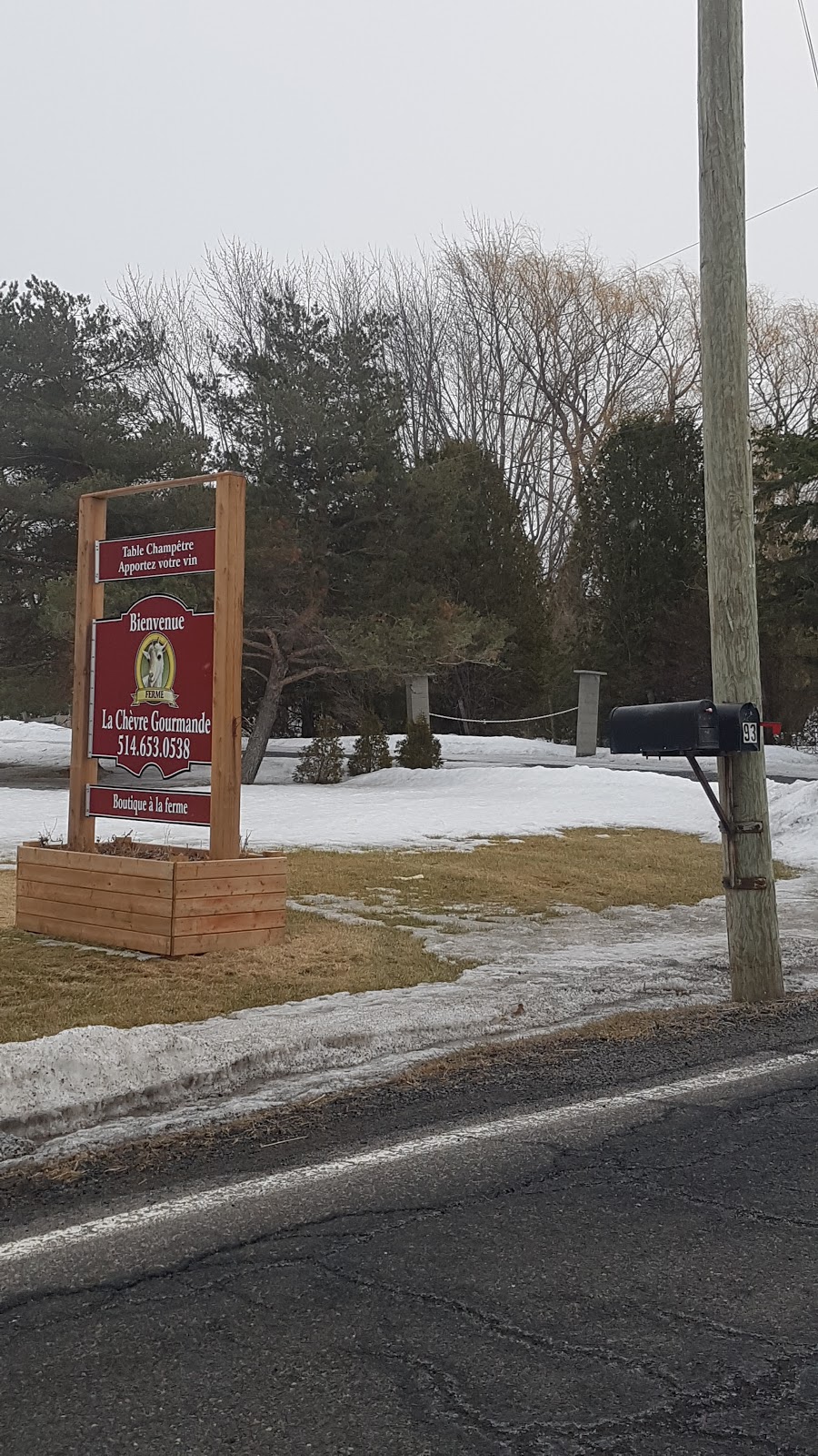 LA CHÈVRE GOURMANDE | 93 Rang Saint-André, Saint-Philippe, QC J0L 2K0, Canada | Phone: (514) 653-0538