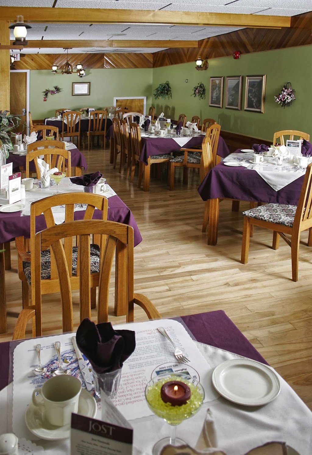 Lauries Motor Inn | 15456 Cabot Trail, Chéticamp, NS B0E 1H0, Canada | Phone: (902) 224-2400