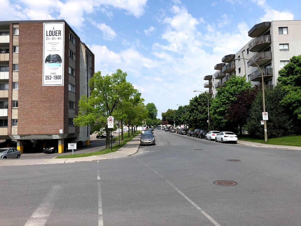 Place Versailles Apartments | 7235 Rue Pierre Corneille, Montréal, QC H1M 1L3, Canada | Phone: (514) 353-1900
