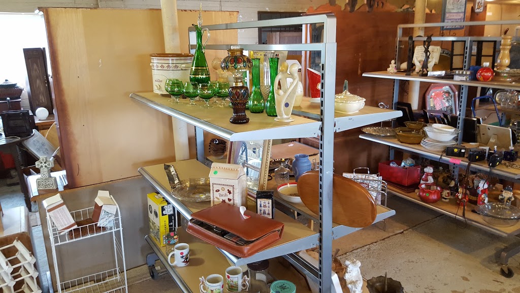 Farrhaven Antiques and Collectables | 314 Leachs Rd, Perth, ON K7H 3C8, Canada | Phone: (613) 267-3033