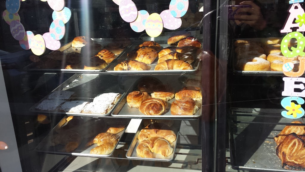 Boulangerie Samos | 4379 Boul St-Laurent, Montréal, QC H2W 1Z8, Canada | Phone: (514) 845-8033