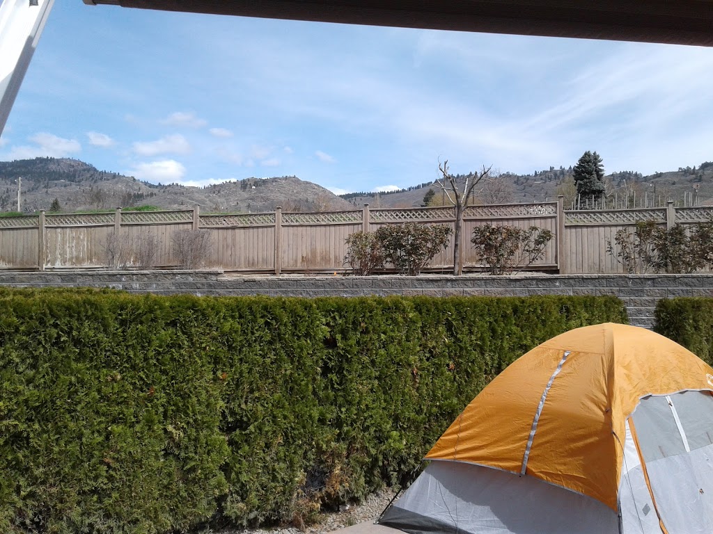 Waltons Lakefront Resort | 3207 Lakeshore Dr, Osoyoos, BC V0H 1V6, Canada | Phone: (250) 495-7033