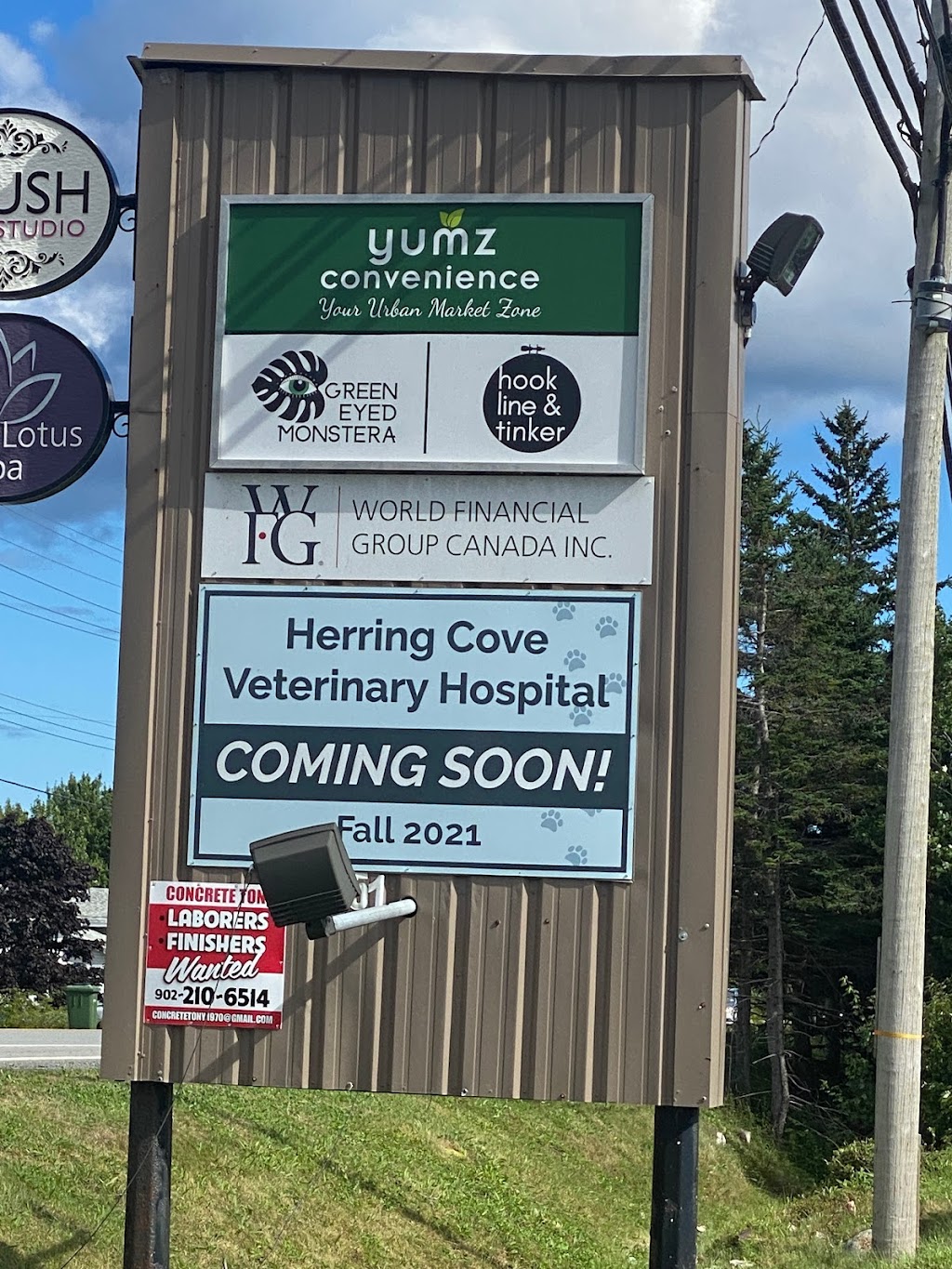 YUMZ Convenience (Your Urban Market Zone) | 751 Herring Cove Rd, Halifax, NS B3R 1Y9, Canada | Phone: (902) 479-3716