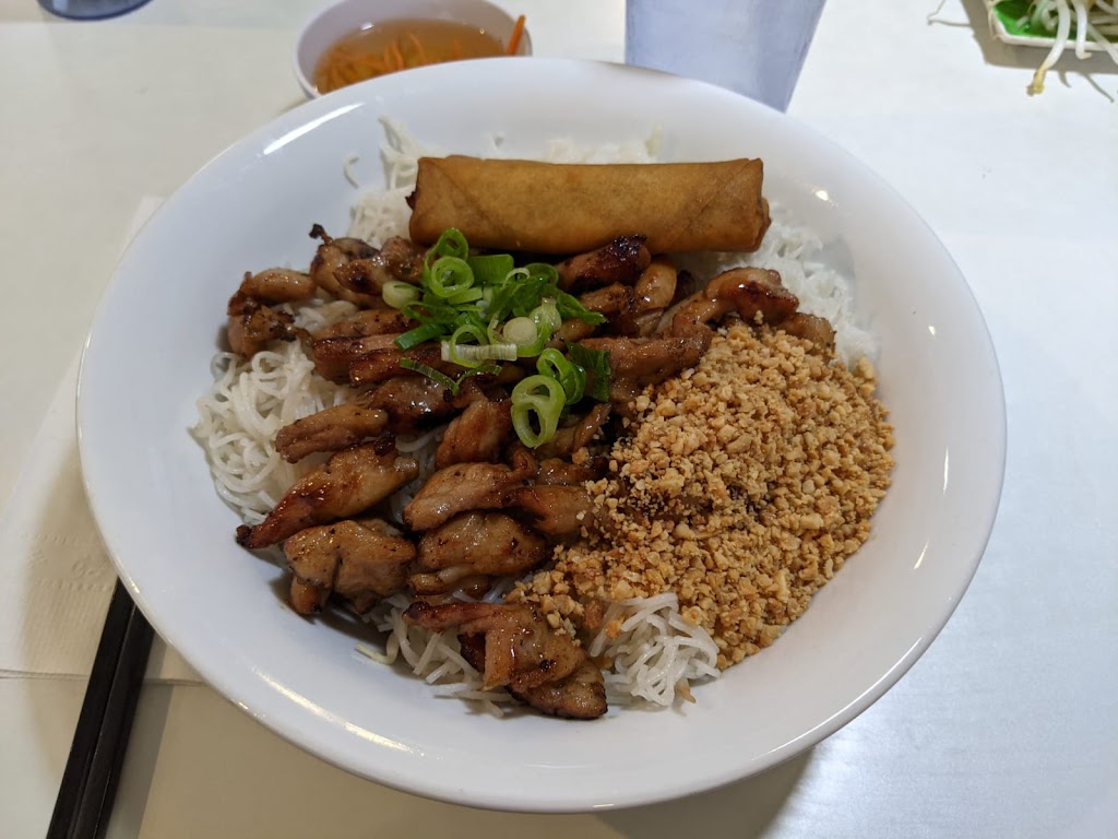 Royal Pho | 1100 Golf Links Rd, Ancaster, ON L9K 1J8, Canada | Phone: (905) 648-9900