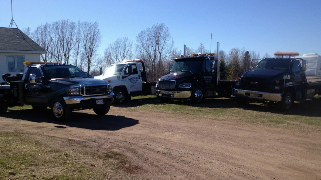 Henrys Towing | 654 Rue Andrée, Shédiac, NB E4P 1E2, Canada | Phone: (506) 531-5267