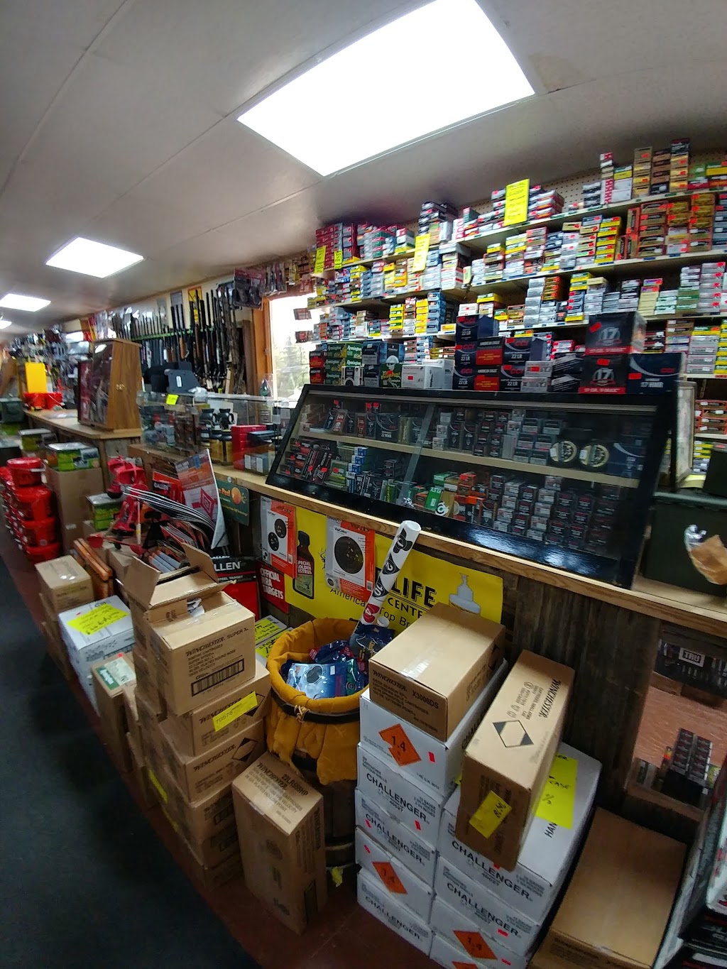 Up Top Sports Shop Inc | 147 King St, Mindemoya, ON P0P 1S0, Canada | Phone: (705) 377-5748