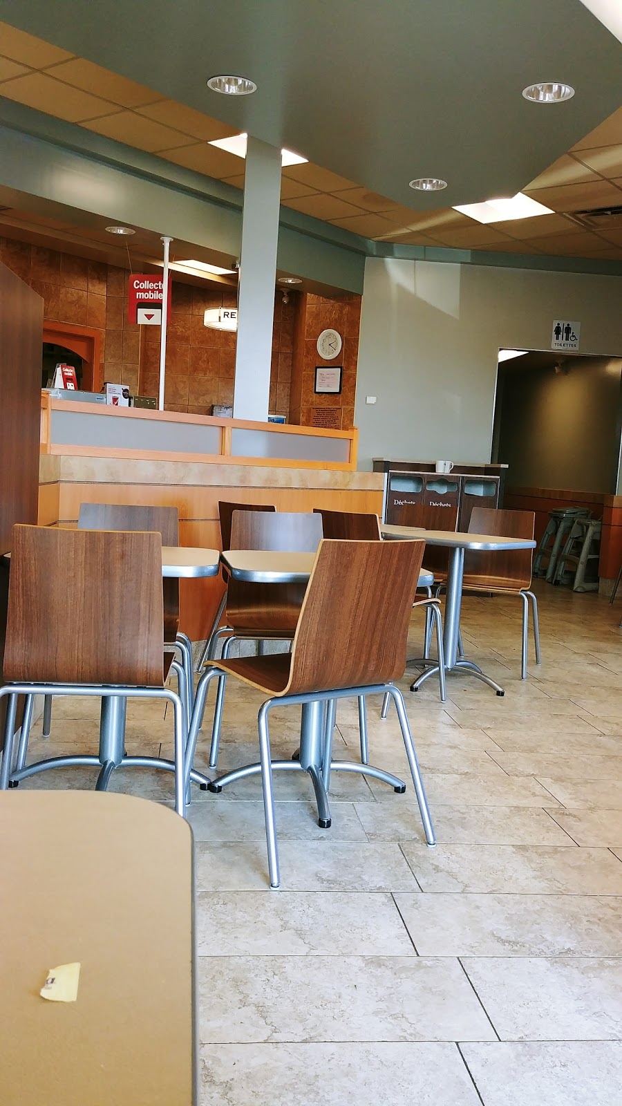 Tim Hortons | 602 Boulevard des Bois Francs S, Victoriaville, QC G6P 5X2, Canada | Phone: (819) 357-2944