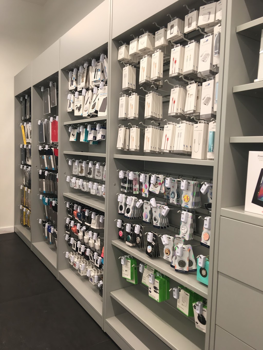 Jump+ Apple Premium Retailer (Hamilton) | 999 Upper Wentworth St, Hamilton, ON L9A 4X5, Canada | Phone: (905) 769-0332