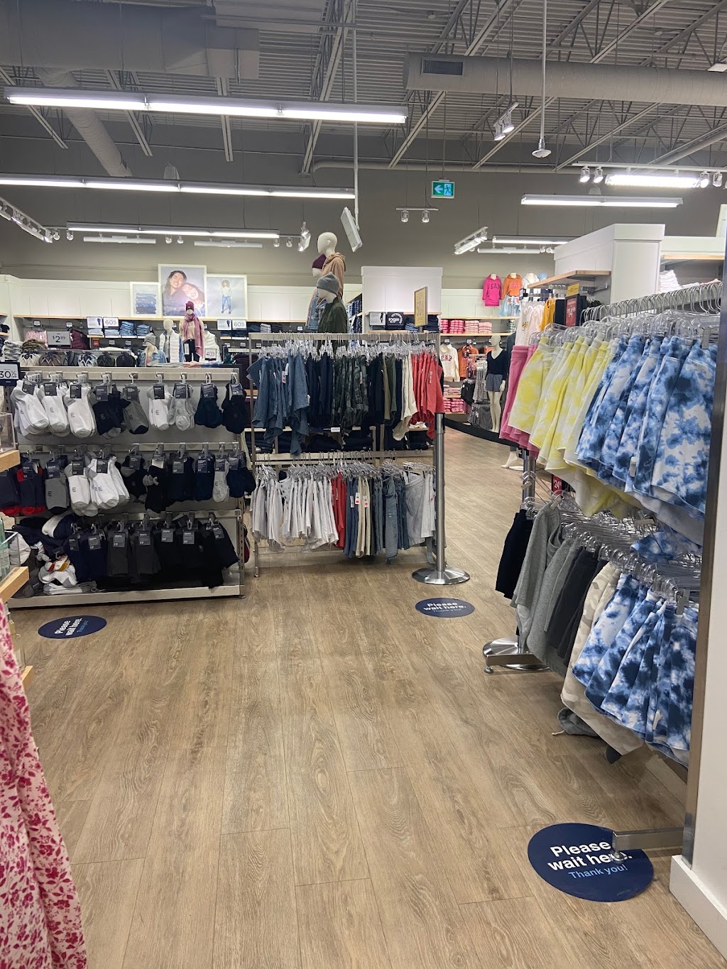 Gap Factory | 1230 Wellington Rd Suite 111, London, ON N6E 1M3, Canada | Phone: (548) 482-5796