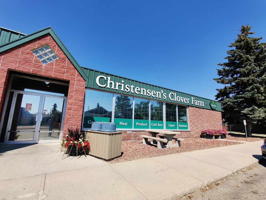 Christensens Clover Farm | store | 810 The Broadway, Standard, AB T0J 3G0, Canada | 4036442100 OR +1 403-644-2100