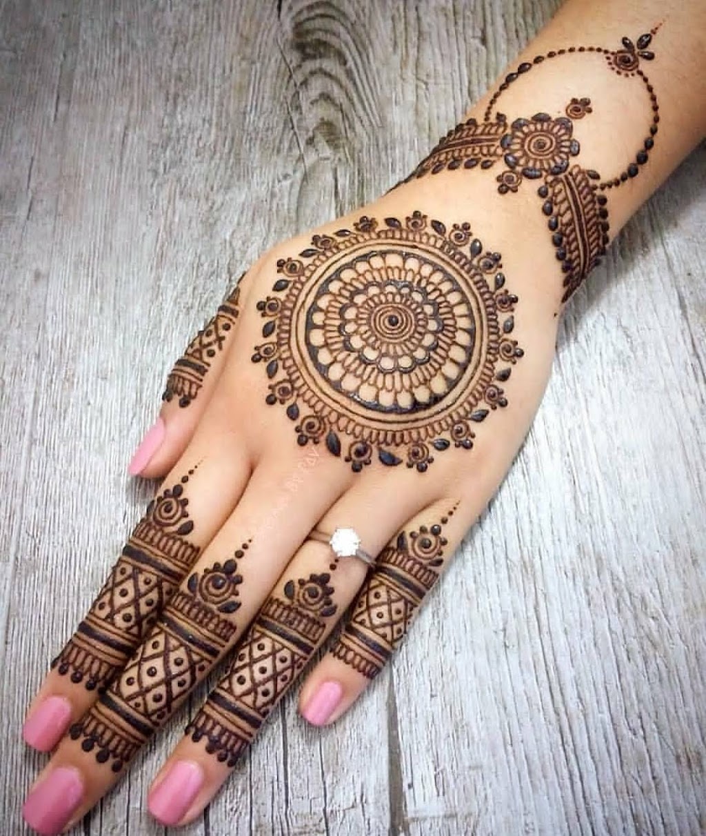 Mehndi artist | Chigwel Ct, Mississauga, ON L4T 1N3, Canada | Phone: (647) 472-3768