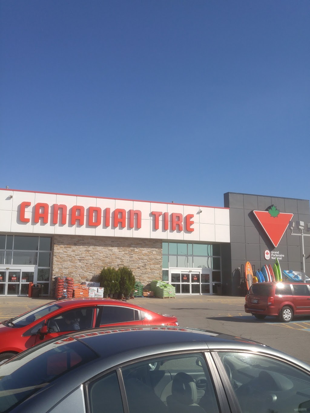 Canadian Tire | 705 Rue Clemenceau, Québec, QC G1C 7T9, Canada | Phone: (418) 663-4334