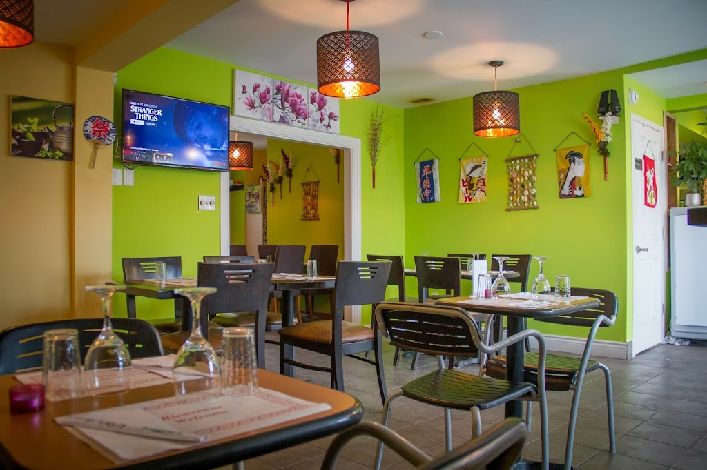 Sushi St-Sauveur | 357 Rue Principale, Saint-Sauveur, QC J0R 1R0, Canada | Phone: (450) 327-5231