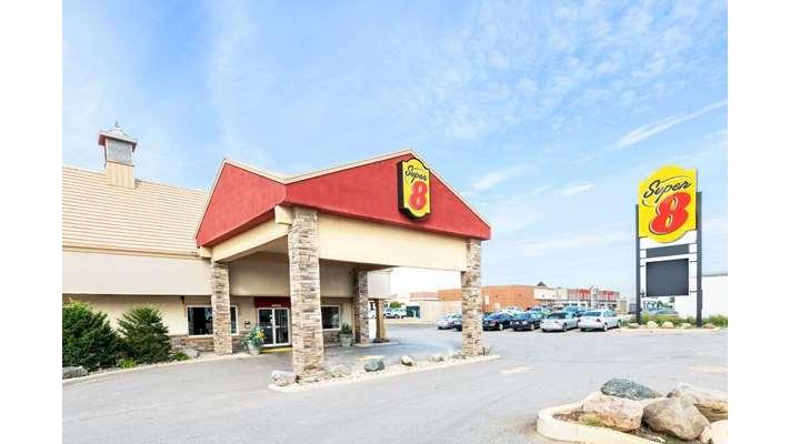 Super 8 by Wyndham Cambridge/Kitchener/Waterloo Area | 650 Hespeler Rd Hwy 24, Cambridge, ON N1R 6J8, Canada | Phone: (519) 622-1070