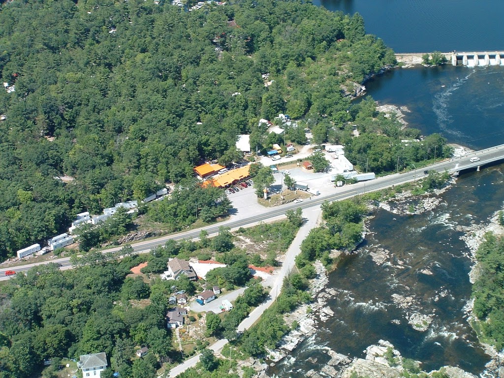 Lovesick Lake Restaurant | 4738 ON-28, Lakefield, ON K0L 2H0, Canada | Phone: (877) 654-3587