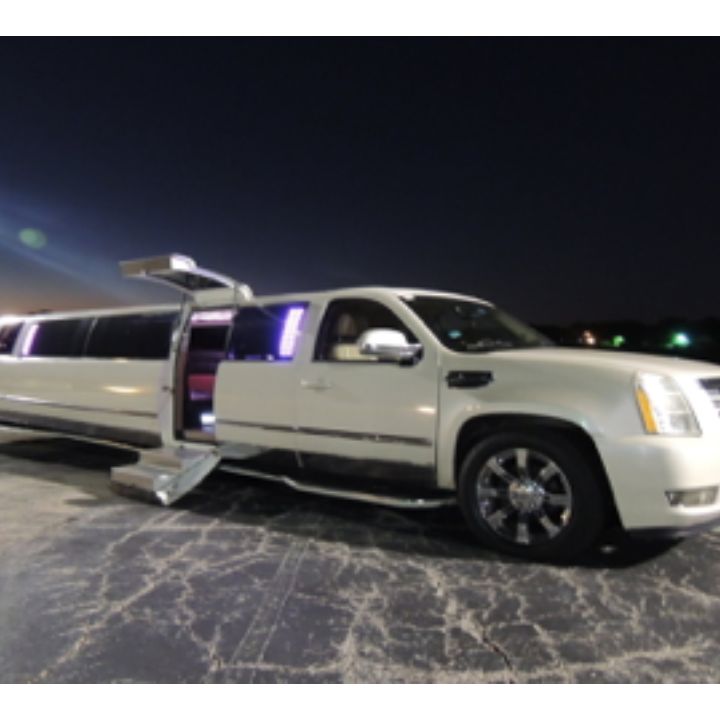Vale Royale Limo | 1-3 Cosburn Ave., Toronto, ON M4K 2E6, Canada | Phone: (416) 623-8200