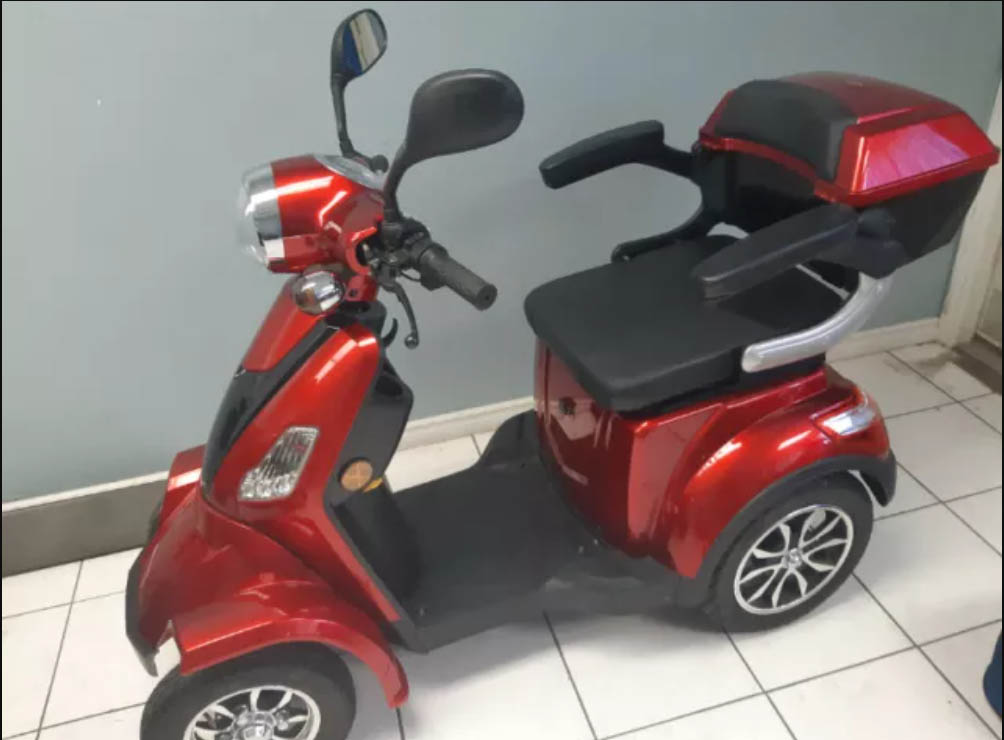 Skooterz | 5850 Main St, Niagara Falls, ON L2G 1S8, Canada | Phone: (289) 296-3438