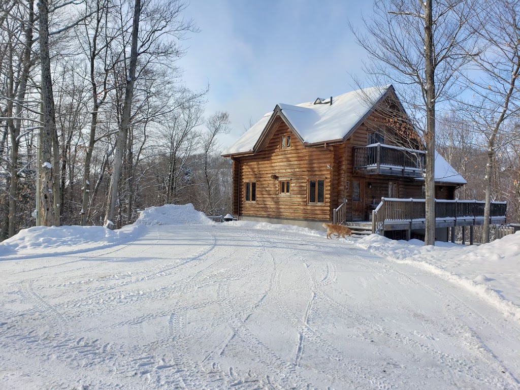 Kitchi Lodge | 355 Chemin des Pionniers, Labelle, QC J0T 1H0, Canada | Phone: (514) 446-1551