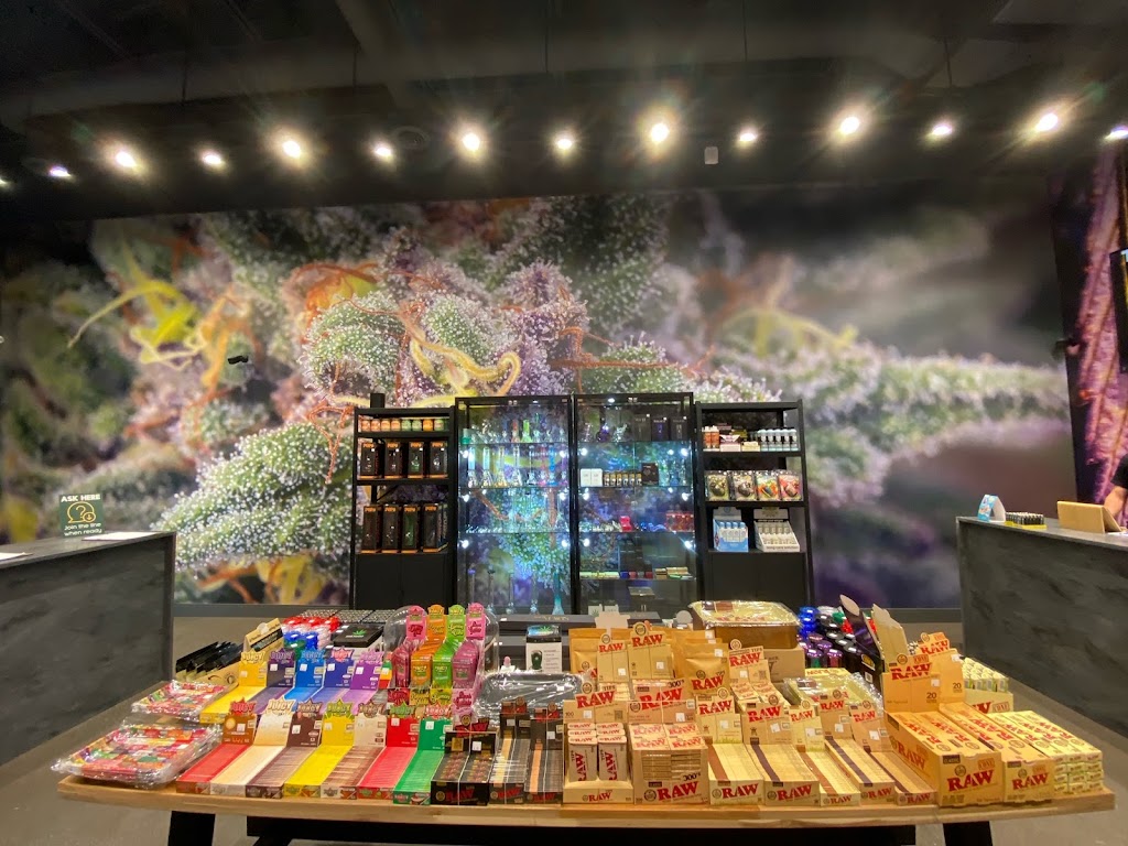 Calyx + Trichomes Cannabis | 1206 15, Unit 6, Kingston, ON K7L 0C4, Canada | Phone: (613) 536-7110