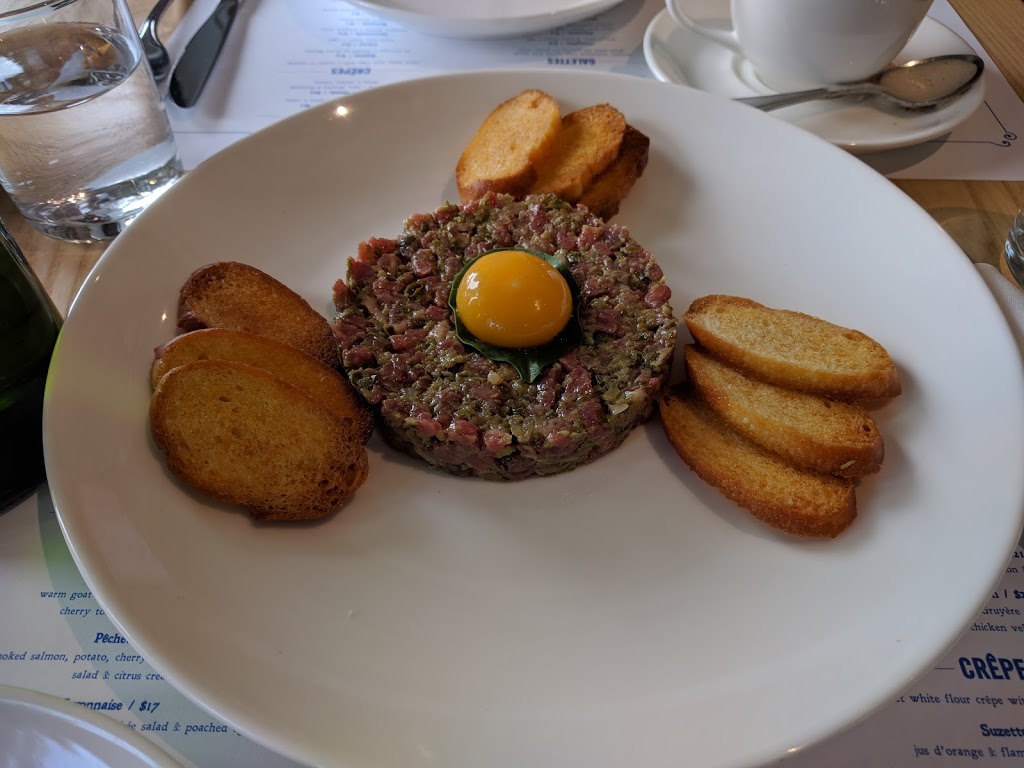 Suzette Britannia Bistro | 829 49 Ave SW, Calgary, AB T2S 1G8, Canada | Phone: (403) 719-3343