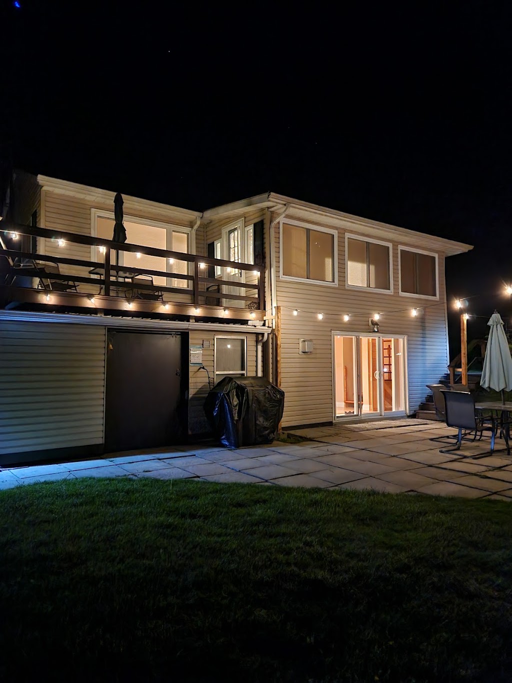 Hay Bay Lakehouse | 543 S Shore Rd, Greater Napanee, ON K7R 3K7, Canada | Phone: (905) 902-2568