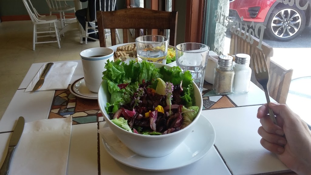 Les Produits Starca Café Bistro | 1395 Rue Saint Joseph, Sainte-Adèle, QC J8B 1G5, Canada | Phone: (450) 745-1700
