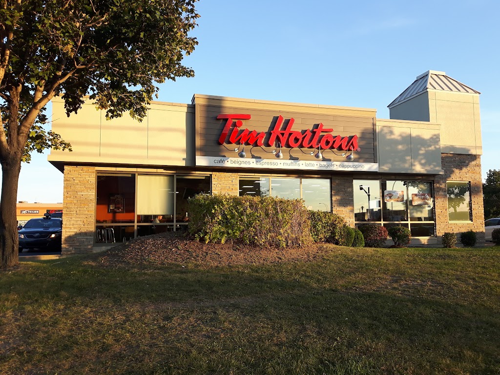 Tim Hortons | 3838 Bd de la Côte Vertu, Saint-Laurent, QC H4R 1P8, Canada | Phone: (514) 334-5222
