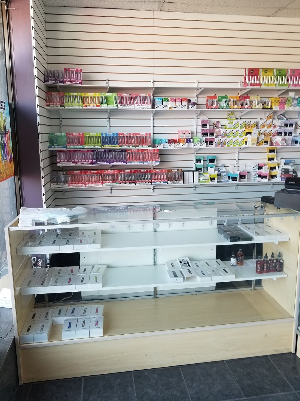 Leamington vape shop | 91 Erie St S, Leamington, ON N8H 3B4, Canada | Phone: (519) 991-8987