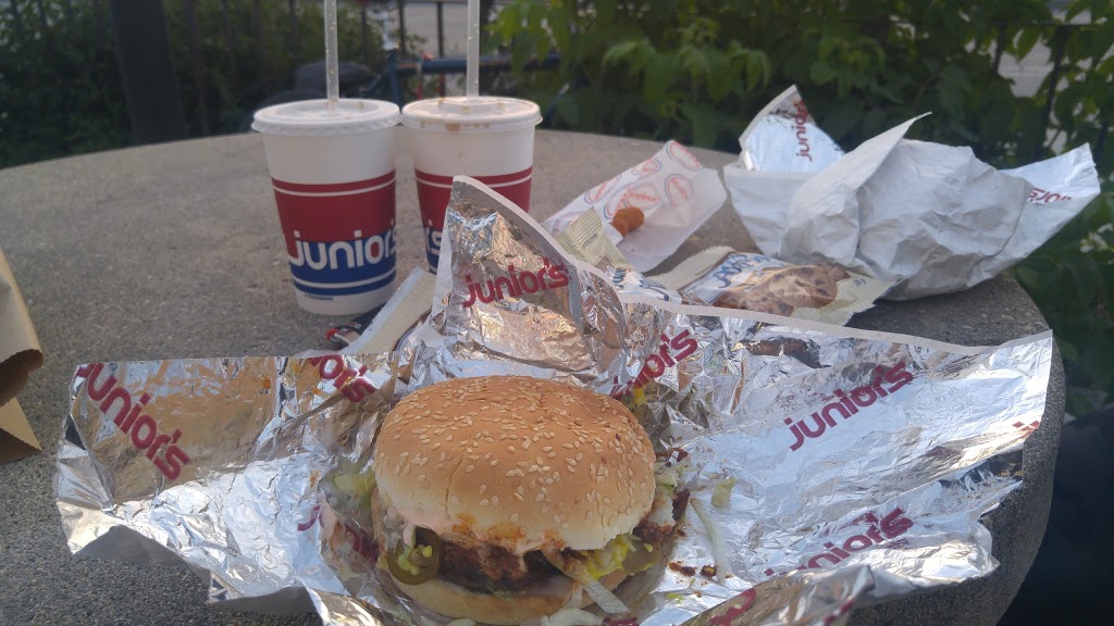 Juniors Restaurant | 1019 McPhillips St, Winnipeg, MB R2X 2K6, Canada | Phone: (204) 589-6777