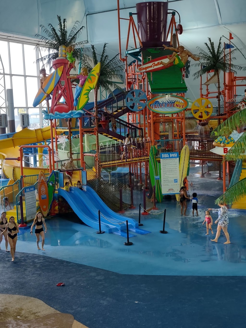 Fallsview Indoor Waterpark | 5685 Falls Ave, Niagara Falls, ON L2E 6W7, Canada | Phone: (905) 374-4444
