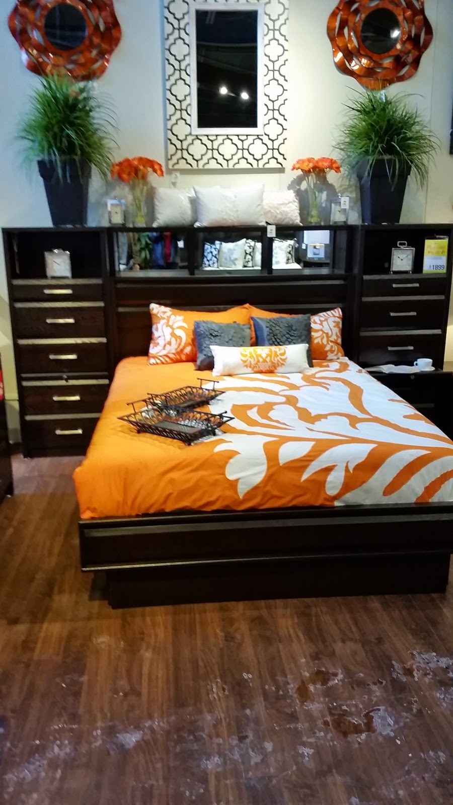 Leons Furniture | 218 Henry St, Brantford, ON N3S 7R4, Canada | Phone: (519) 753-0834