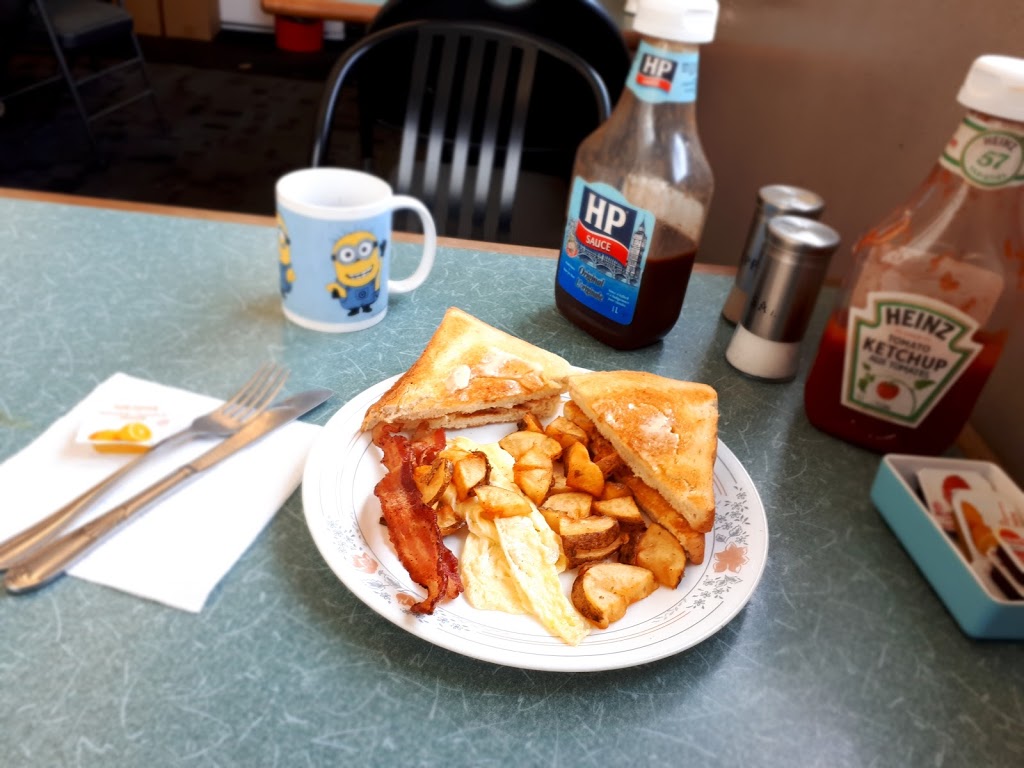 Red Kettle Restaurant | 2630 Bridge St, Victoria, BC V8T 1T6, Canada | Phone: (250) 388-3966